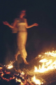 Muziek & Vuurlopen - Girl On Fire